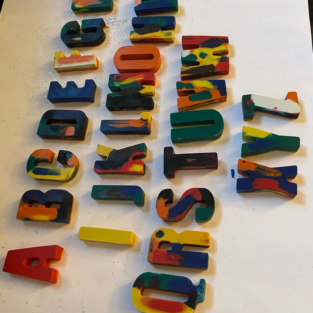 Custom crayons - Picture 3 of 5